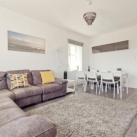 Plas Darien-3 Bed Apt- Sea Views - Sleeps 5 트리어더 외부 사진