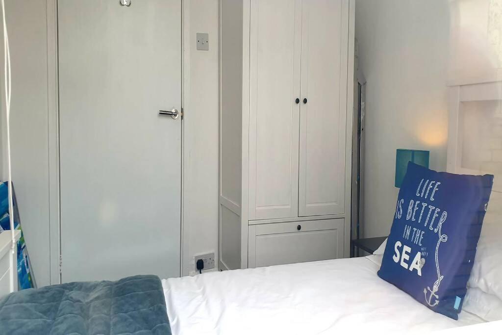 Plas Darien-3 Bed Apt- Sea Views - Sleeps 5 트리어더 외부 사진