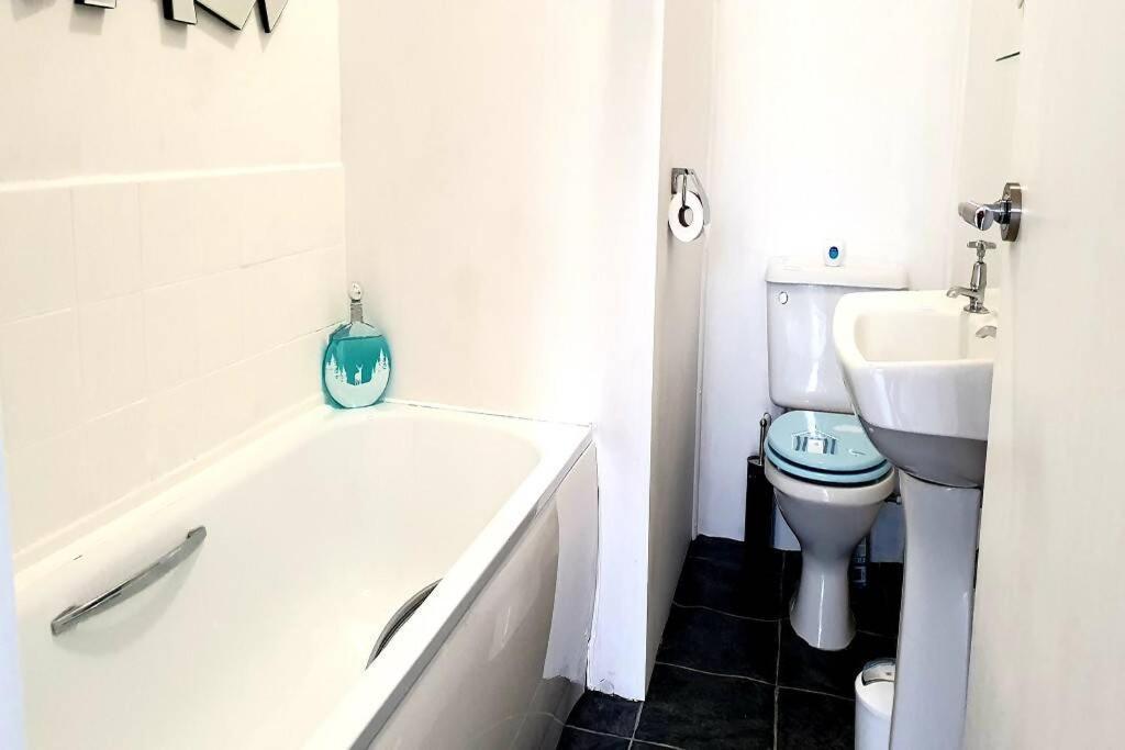 Plas Darien-3 Bed Apt- Sea Views - Sleeps 5 트리어더 외부 사진